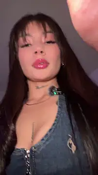 Roxanne 08 online show from 05/02/26, 11:10