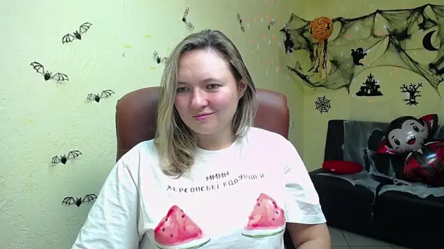 Snapshot of SallyVerda chatting on 11/03/25, 06:31 SallyVerda online show from 11/03/25, 06:31