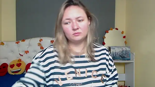 Snapshot of SallyVerda chatting on 11/14/25, 06:39 SallyVerda online show from 11/14/25, 06:39