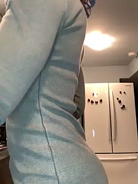 ninaperry777 online show from 02/20/25, 04:50