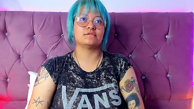 lucky-leah online show from 02/23/25, 06:49