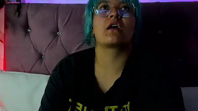 lucky-leah online show from 02/26/25, 03:21