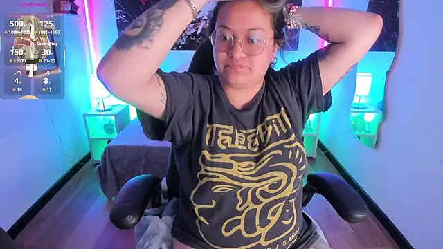 lucky-leah online show from 10/24/25, 04:09