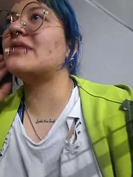lucky-leah online show from 05/08/26, 03:56