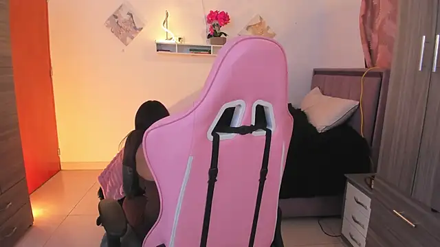 Snapshot of Kayla_foxxy chatting on 04/14/26, 10:27 Kayla foxxy online show from 04/14/26, 10:27