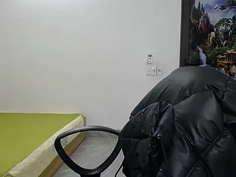 Snapshot of Love_bug15 chatting on 01/21/25, 03:15 Love bug15 online show from 01/21/25, 03:15