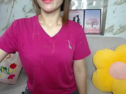 Snapshot of Love_bug15 chatting on 10/09/25, 05:49 Love bug15 online show from 10/09/25, 05:49