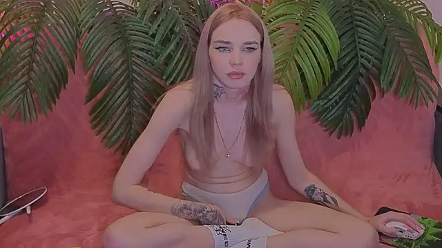 StellaSweetness online show from 02/25/25, 04:31