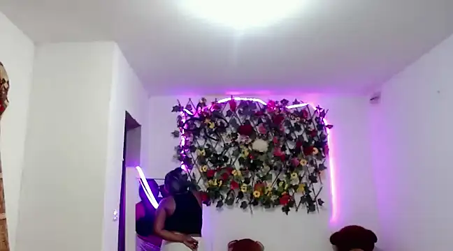 Snapshot of sexysusan4you chatting on 02/08/25, 12:06 sexysusan4you online show from 02/08/25, 12:06