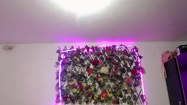 Snapshot of sexysusan4you chatting on 11/06/25, 06:20 sexysusan4you online show from 11/06/25, 06:20