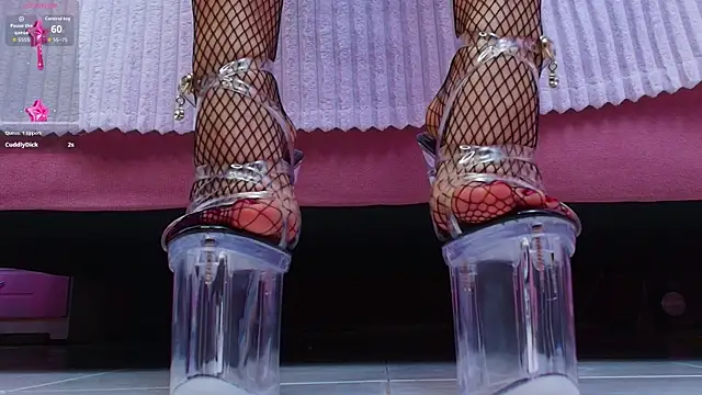 Snapshot of AuroraSim chatting on 10/30/25, 01:23 AuroraSim online show from 10/30/25, 01:23