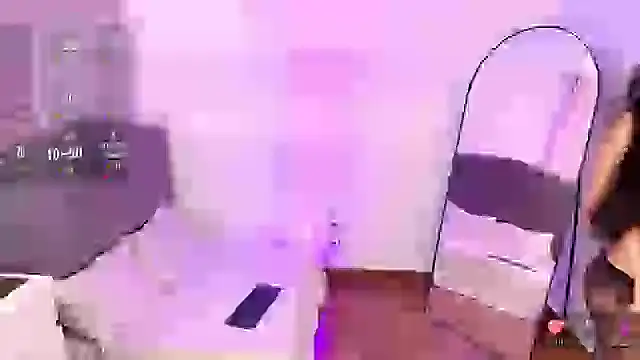 hazel lee ross online show from 09/08/25, 06:29