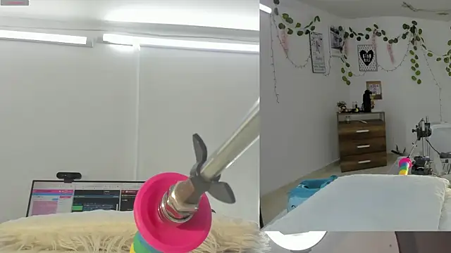 Daki Ume  online show from 11/24/25, 02:33