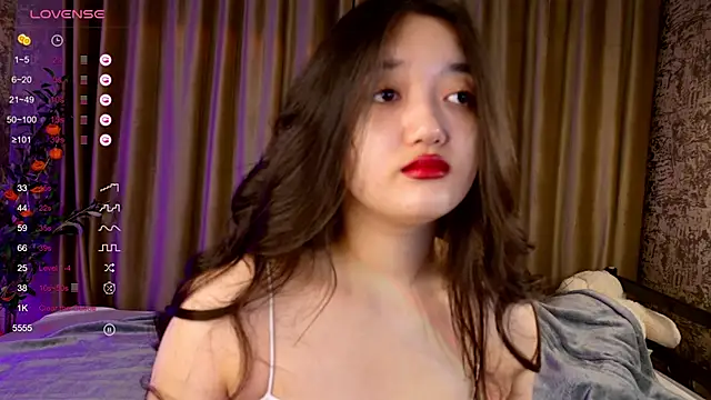 Snapshot of FreyaRaya chatting on 11/28/25, 03:31 FreyaRaya online show from 11/28/25, 03:31