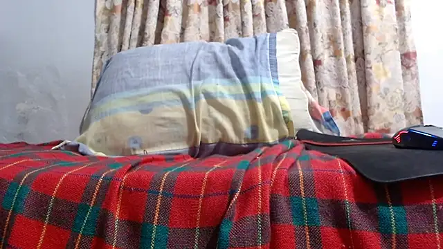 Snapshot of gollfather13 chatting on 02/14/25, 02:44 gollfather13 online show from 02/14/25, 02:44