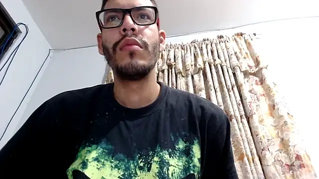 Snapshot of gollfather13 chatting on 02/22/25, 02:30 gollfather13 online show from 02/22/25, 02:30