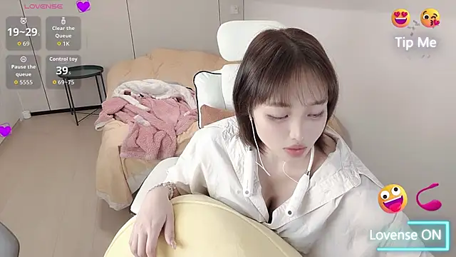 Snapshot of Cothy_Ti chatting on 01/11/26, 11:15 Cothy Ti online show from 01/11/26, 11:15