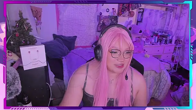 Snapshot of MegariaB chatting on 12/26/24, 03:59 MegariaB online show from 12/26/24, 03:59