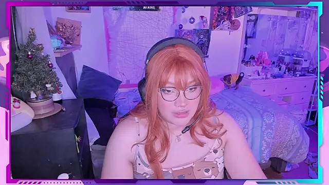 Snapshot of MegariaB chatting on 12/29/24, 04:27 MegariaB online show from 12/29/24, 04:27