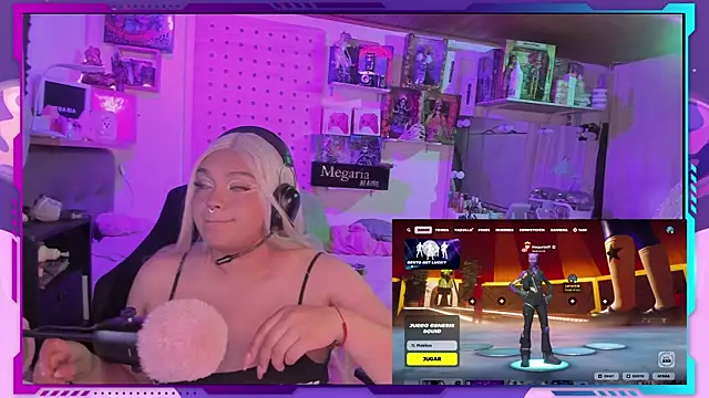 Snapshot of MegariaB chatting on 09/29/25, 03:44 MegariaB online show from 09/29/25, 03:44