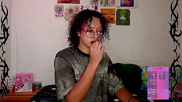 Snapshot of angelsdustxxx chatting on 12/22/24, 02:49 angelsdustxxx online show from 12/22/24, 02:49