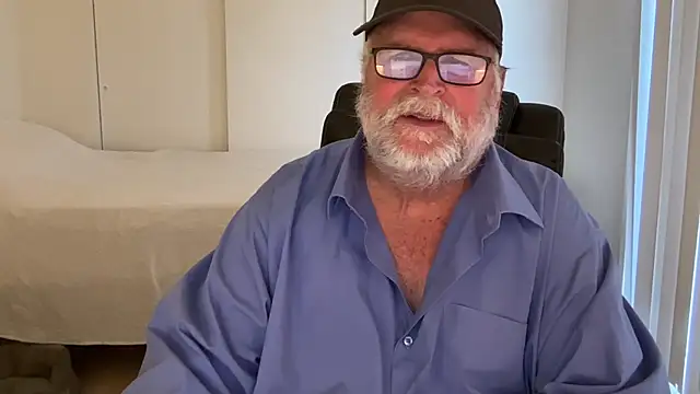 Snapshot of Drummajor chatting on 03/06/26, 10:50 Drummajor online show from 03/06/26, 10:50