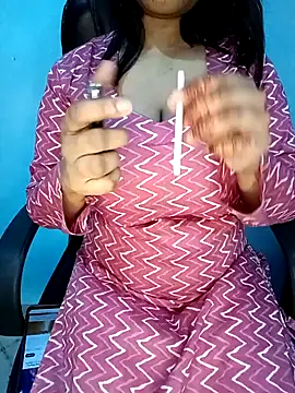 Snapshot of Dayna-36 chatting on 12/25/24, 04:43 Dayna-36 online show from 12/25/24, 04:43