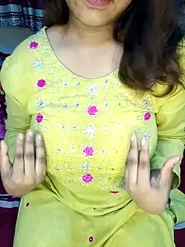 Snapshot of Dayna-36 chatting on 09/26/25, 04:33 Dayna-36 online show from 09/26/25, 04:33