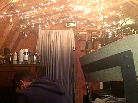 Snapshot of Haztogo4me chatting on 10/21/25, 04:13 Haztogo4me online show from 10/21/25, 04:13