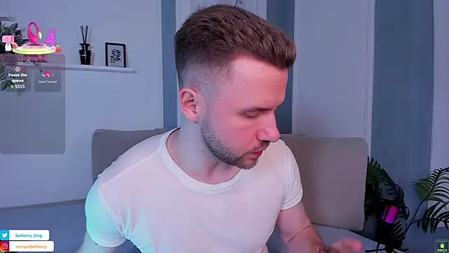 Snapshot of EnriqueBarberry chatting on 04/11/26, 07:45 EnriqueBarberry online show from 04/11/26, 07:45