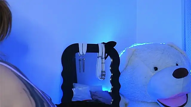 Snapshot of ivyleague_ chatting on 03/14/26, 06:13 ivyleague online show from 03/14/26, 06:13