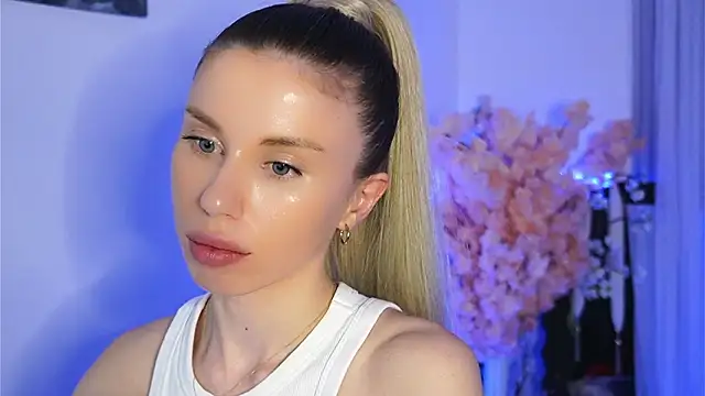 Snapshot of ivyleague_ chatting on 03/27/26, 06:18 ivyleague online show from 03/27/26, 06:18