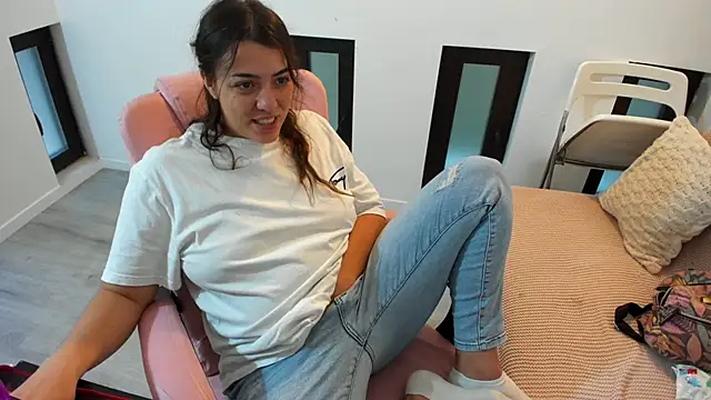 Dyana Kaylinn online show from 11/05/25, 05:29