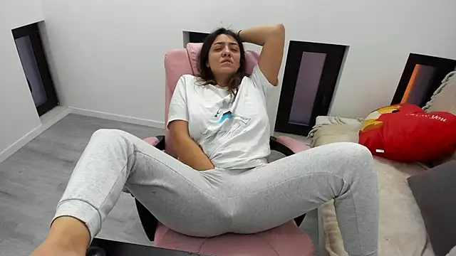 Dyana Kaylinn online show from 01/13/26, 05:35