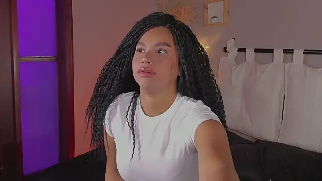 nayah   online show from 01/24/25, 08:11