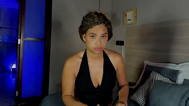 nayah   online show from 09/25/25, 07:39