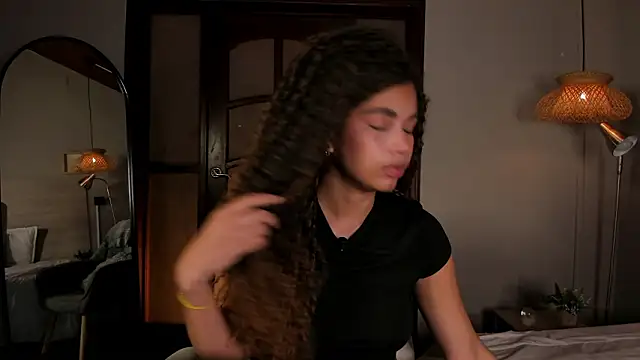 nayah   online show from 02/16/26, 08:16