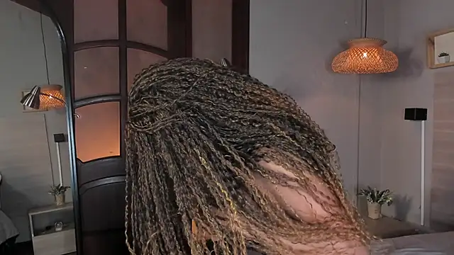 nayah   online show from 03/28/26, 07:24