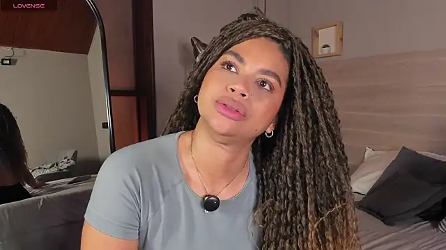 nayah   online show from 04/16/26, 09:39