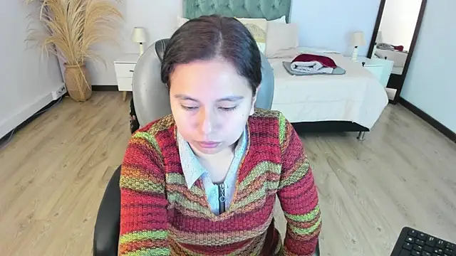  Natalie18 online show from 11/23/25, 11:48