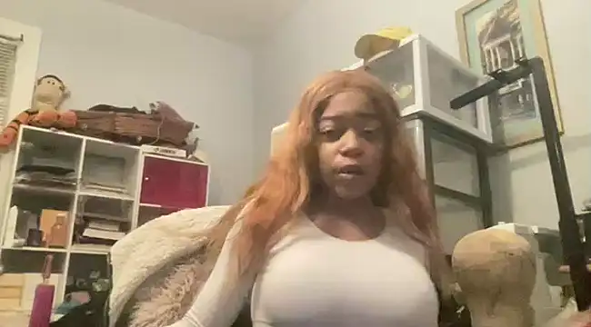 Snapshot of MommyConfident chatting on 01/21/25, 03:04 MommyConfident online show from 01/21/25, 03:04