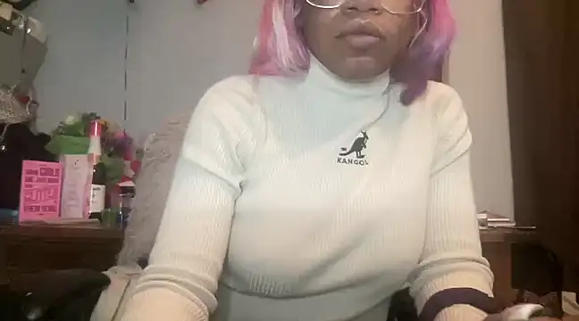 Snapshot of MommyConfident chatting on 02/22/25, 07:45 MommyConfident online show from 02/22/25, 07:45