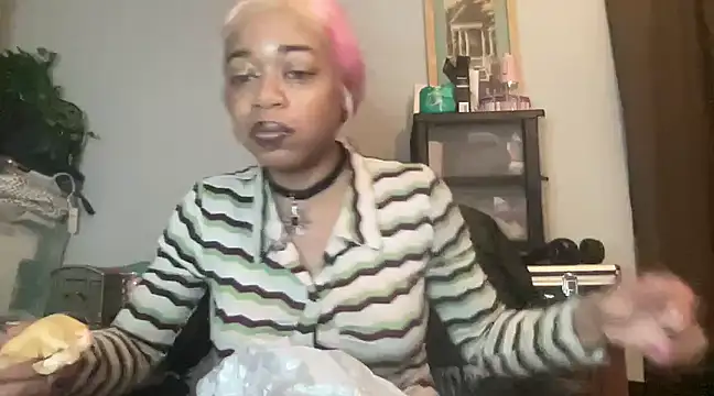 MommyConfident online show from 03/11/25, 10:42