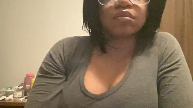 Snapshot of MommyConfident chatting on 01/12/26, 11:10 MommyConfident online show from 01/12/26, 11:10