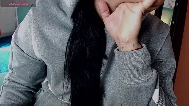 Alison Simmons online show from 01/05/25, 02:30