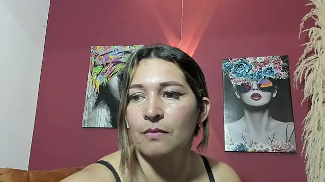 Snapshot of Devil_Sara chatting on 02/07/25, 11:45 Devil Sara online show from 02/07/25, 11:45