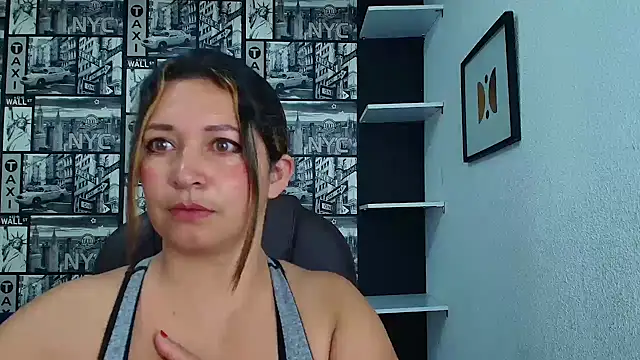 Snapshot of Devil_Sara chatting on 02/18/25, 11:44 Devil Sara online show from 02/18/25, 11:44