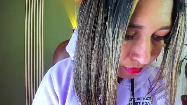 Snapshot of Devil_Sara chatting on 03/15/25, 08:21 Devil Sara online show from 03/15/25, 08:21