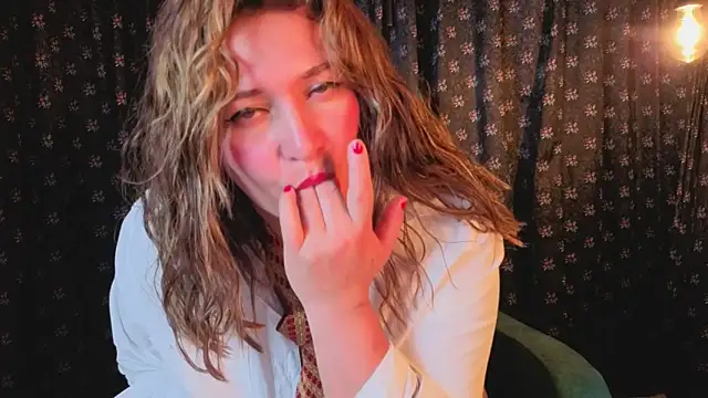 Snapshot of Devil_Sara chatting on 09/22/25, 02:57 Devil Sara online show from 09/22/25, 02:57