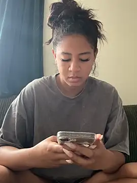 VanessaBling online show from 12/17/25, 04:13